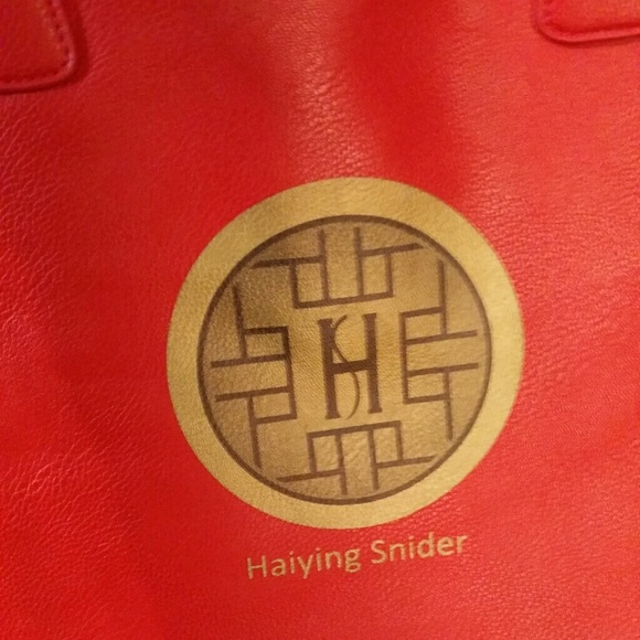 Haiying Snider Large Red Faux Leather Bag 20x13x5 NWOT - Picture 2 of 8